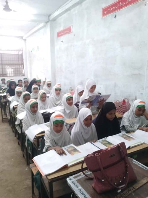 New Buildind And Students